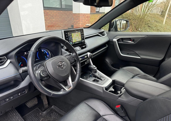 Toyota RAV4 cena 126900 przebieg: 131700, rok produkcji 2021 z Mława małe 79